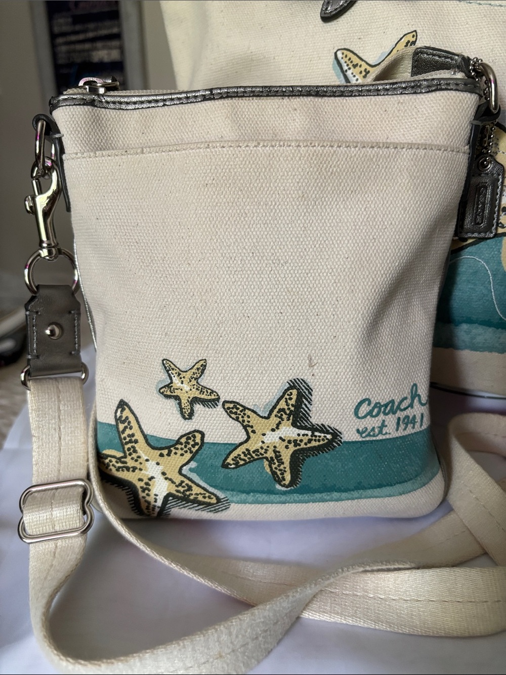 Vintage, limited-edition Coach Starfish Tote Bag, Crossbody and Pouch (F19212) - Picture 7 of 16